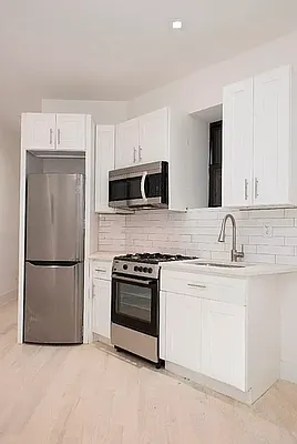 Rented by REAL New York | media 10