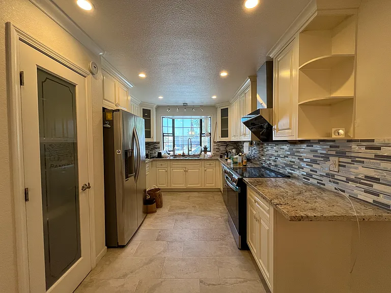 2090 Morrill Ave — Photo 10