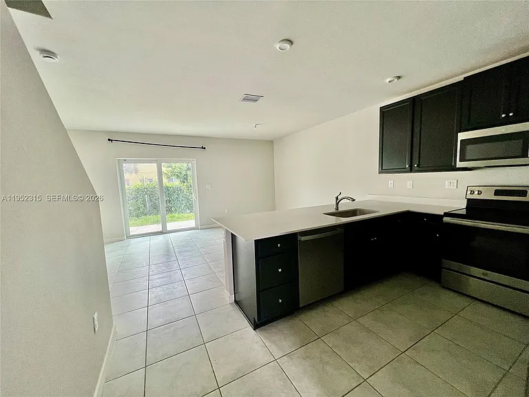1045 NW 4th Ter #1045 — Photo 7