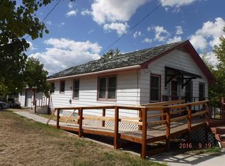 2032 Peoples Dr, Meeteetse, WY 82433