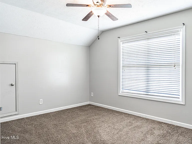 112 Holly Oak Cir — Photo 27