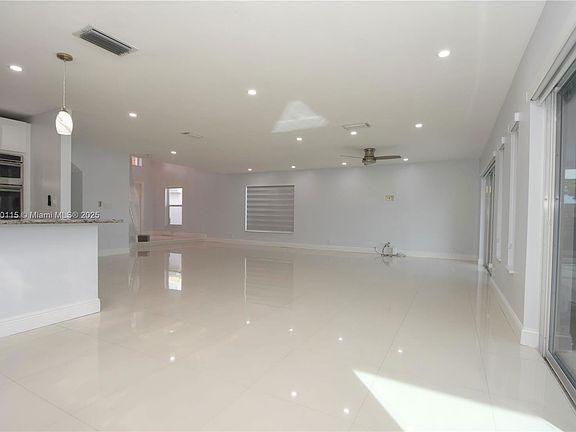 3rd image of 6450 Buena Vista Dr #6450