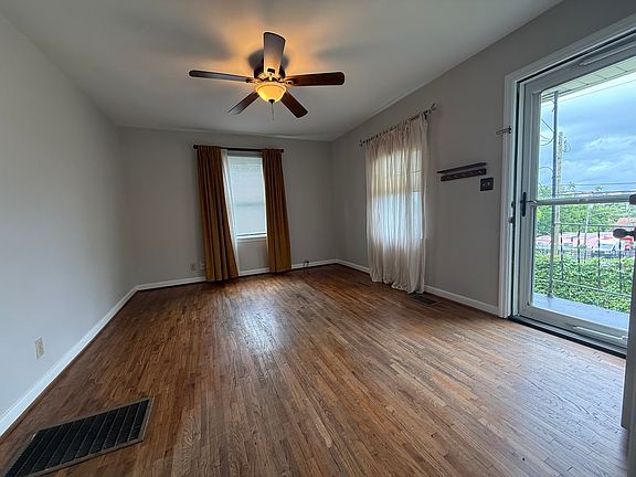 4th image of 3407 Elkins Ave