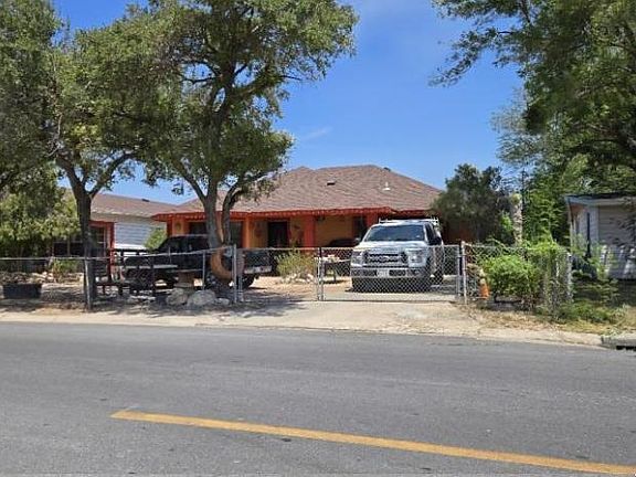 4th image of 2804 Ebony Ave