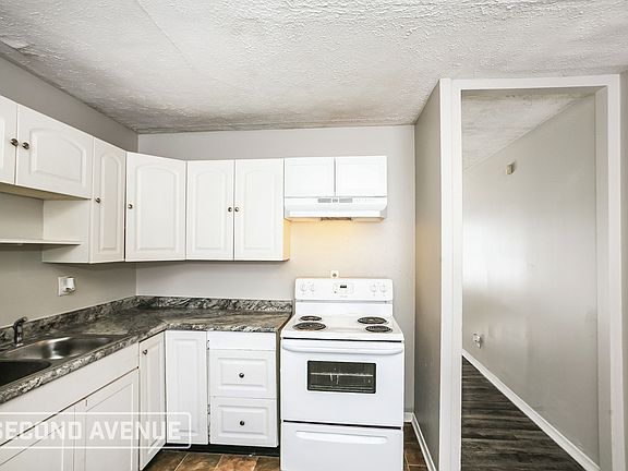 5th image of 8426 E 36th Pl