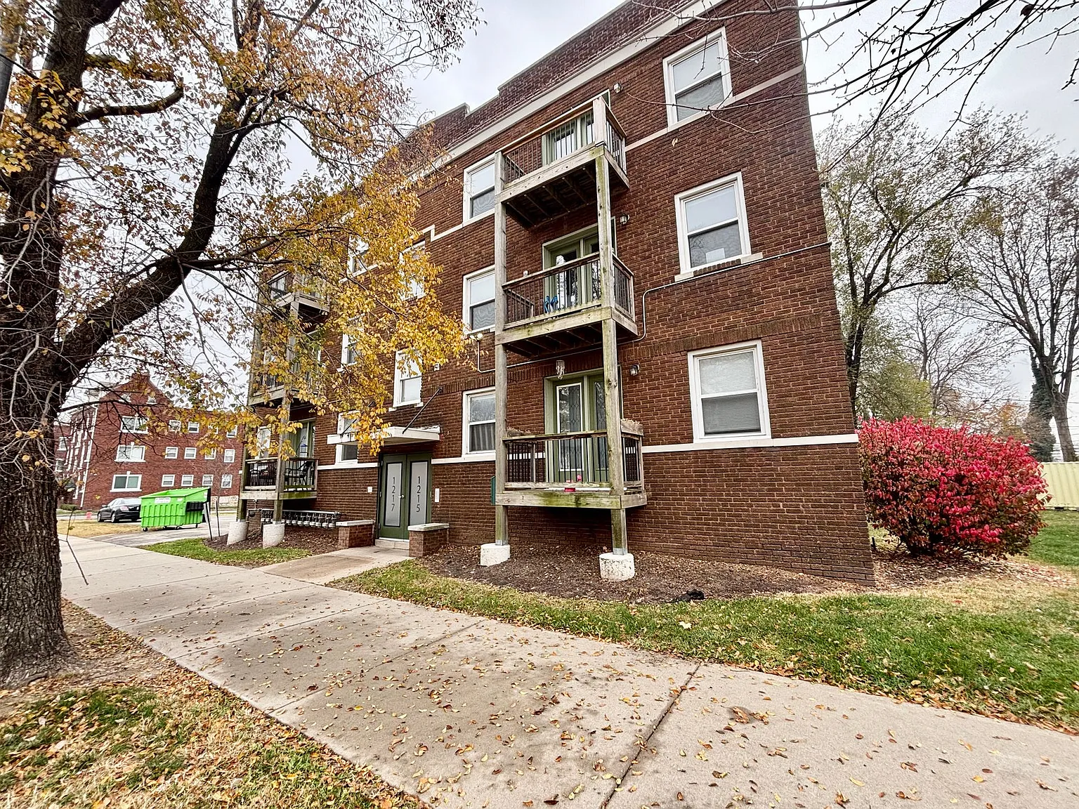Watkins Place — Photo 2