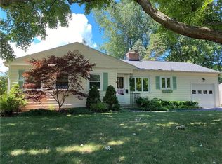 43 Hillside Rd, Penfield, NY 14526