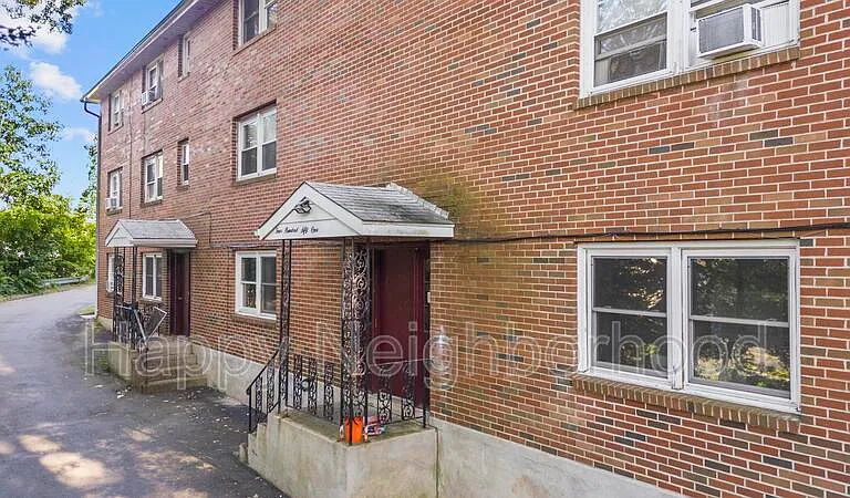 451 Divinity St #I — Photo 17