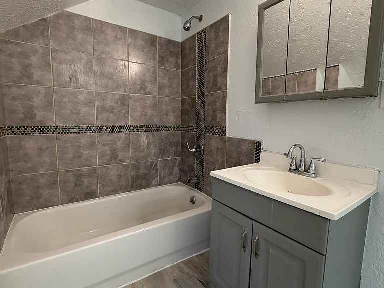 10225 Avon Ave — Photo 10