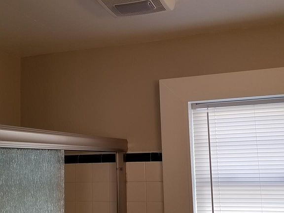 2nd image of 1951 E Ocean View Ave #D