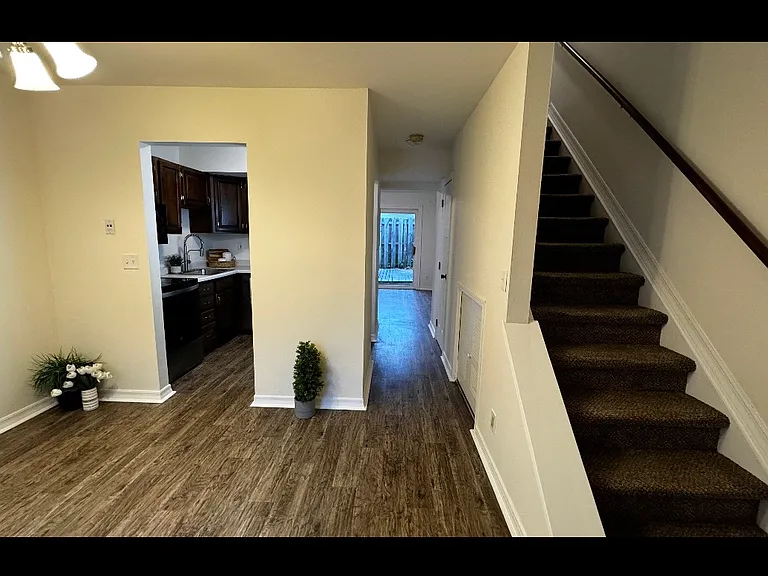 3591 Kenbrooke Ct — Photo 5