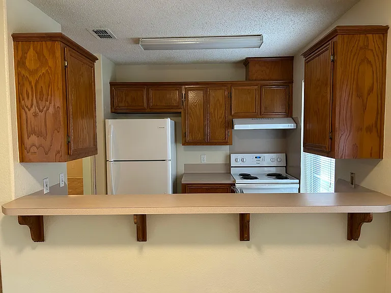 1010 Lexington Cir #1 — Photo 4