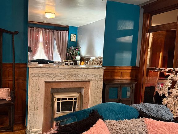 4th image of 337 S Pacific Ave #2R
