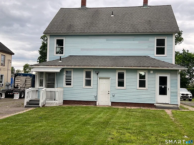 17-19 Lilac St — Photo 2