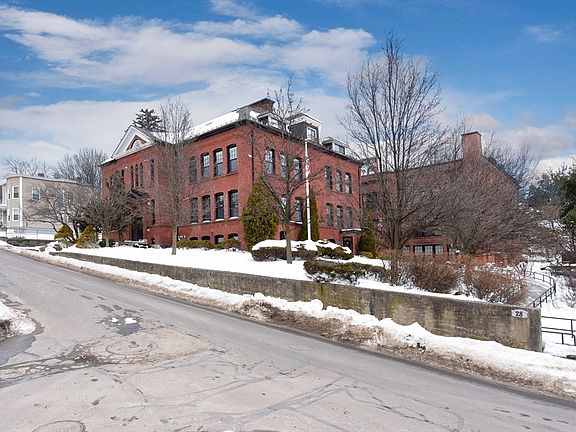 3rd image of 28 Adams St #304