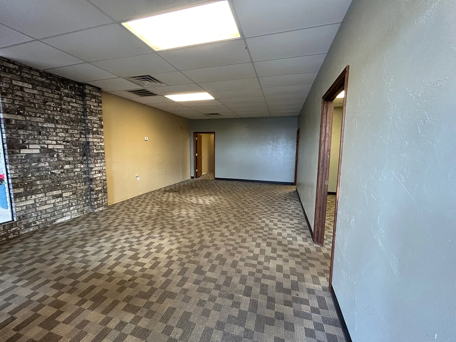 Office Rental - 1 — Photo 3