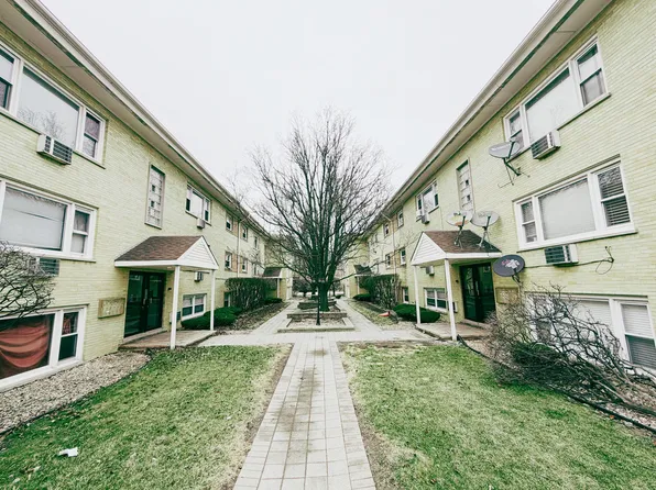 6630 W 95th St APT 1B, Oak Lawn, IL 60453