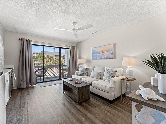 4th image of 627 N Waccamaw Dr. #110