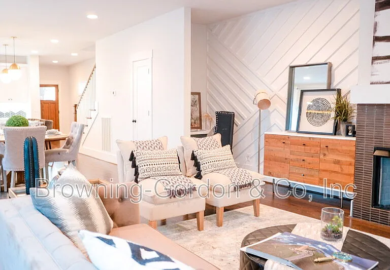2156B Byrum Ave — Photo 4