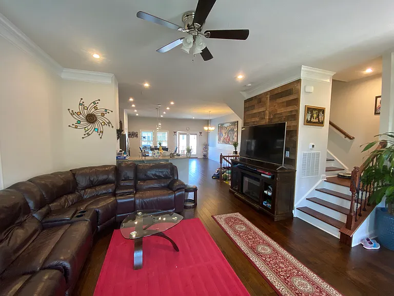 170 Seneca Pl — Photo 9