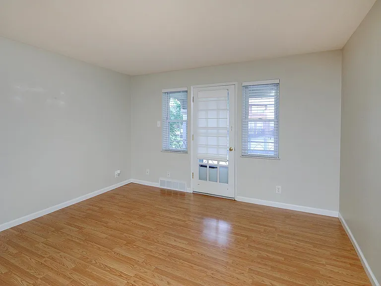 629 Broadmoor Dr #G — Photo 13