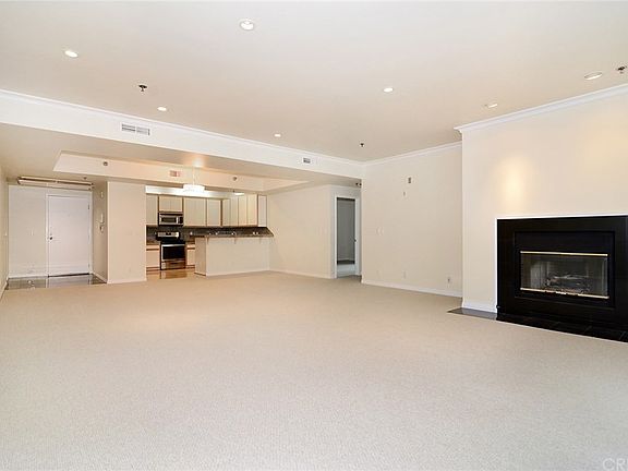 5th image of 2222 N Beachwood Dr APT 313