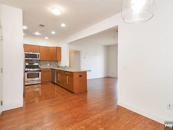 4th image of 3203 Windsor Park Ct Unit 203