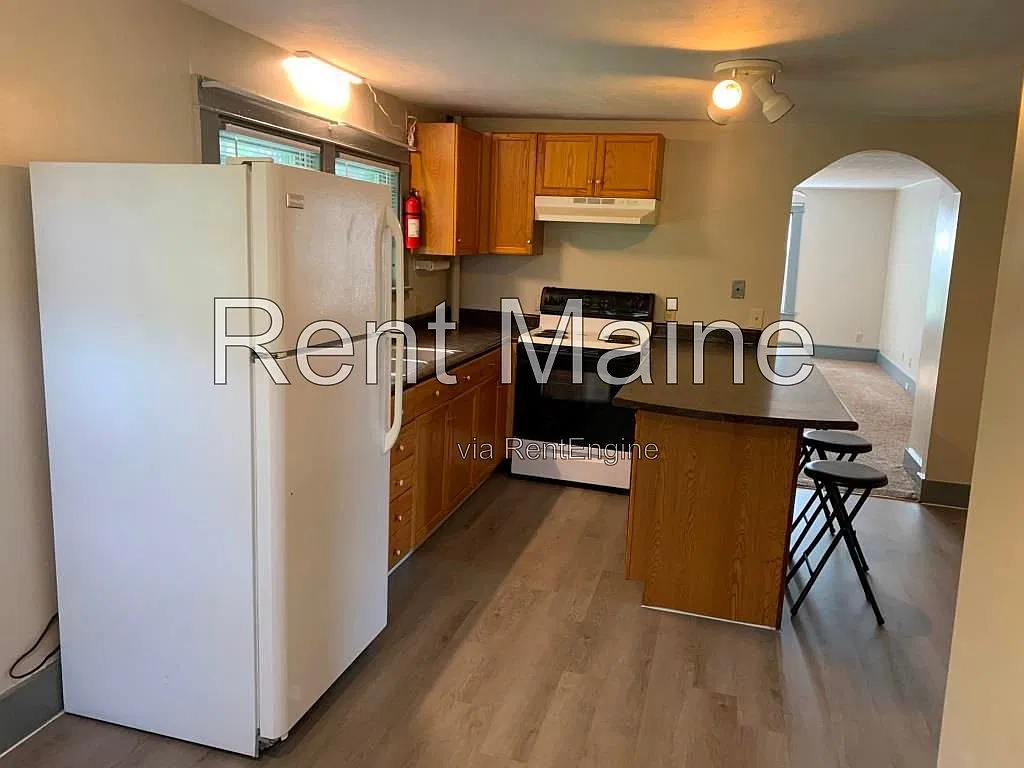 2 bed, 1.0 bath, $1,600 — Photo 4