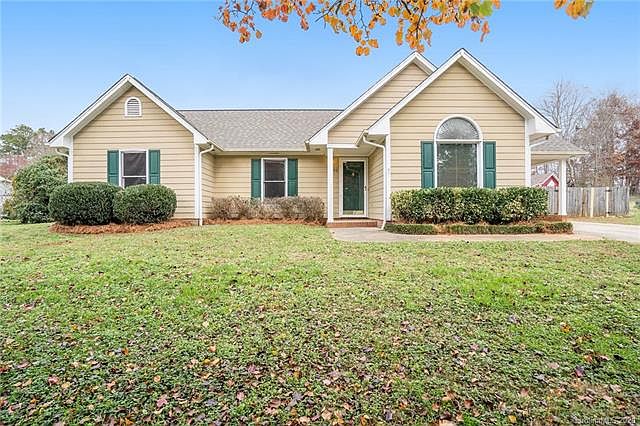 1st image of 163 Hickory Creek Dr
