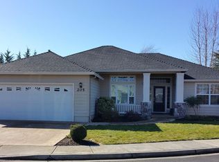 205 Glenwood Dr, Eagle Pt, OR 97524