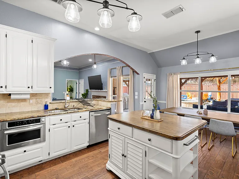 324 Woodcrest Dr — Photo 15