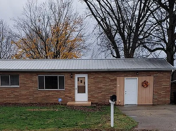 2407 Hanvey St, Belpre, OH 45714