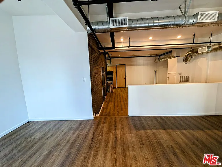 312 W 5th St #1103 — Photo 5