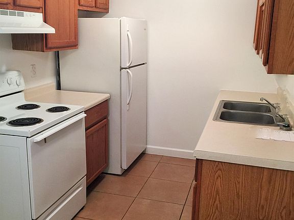 2nd image of 808 W Pine Hill Ln APT 17