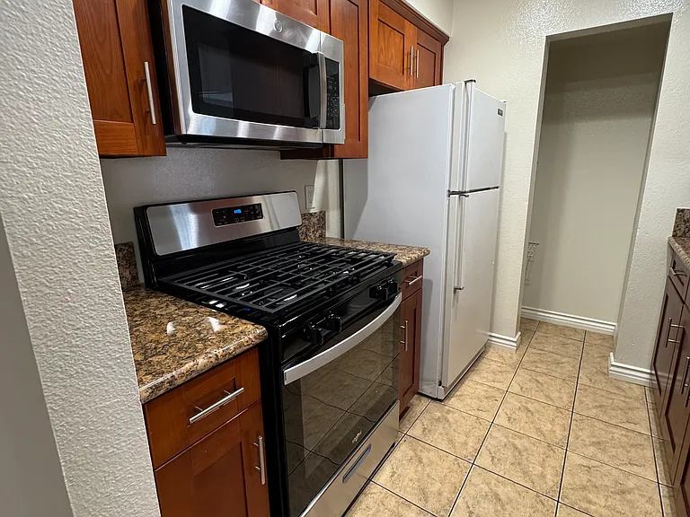 10911 Rochester Ave #103 — Photo 2
