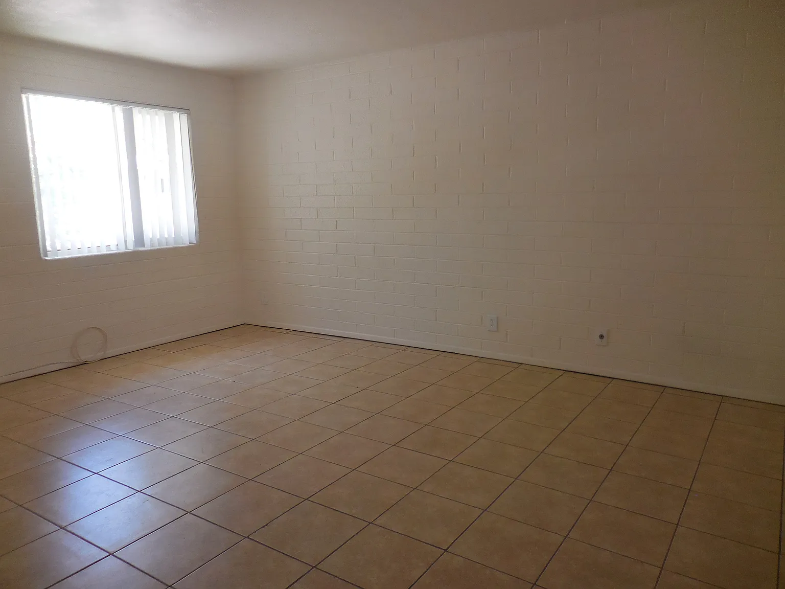 Studio, 400 sqft, $900 — Photo 2