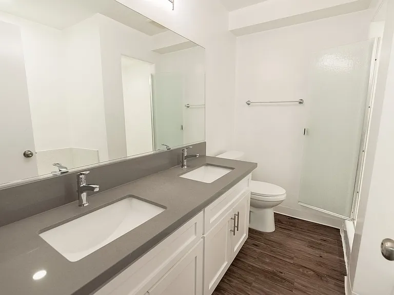 8375 Fountain Ave — Photo 15