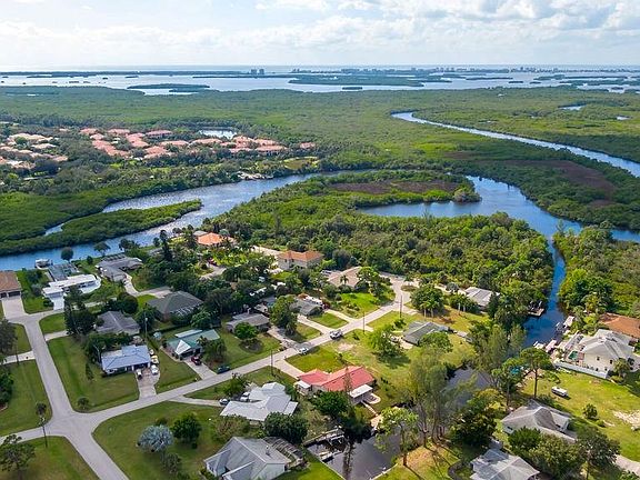 2nd image of 4948 Royal Palm Dr