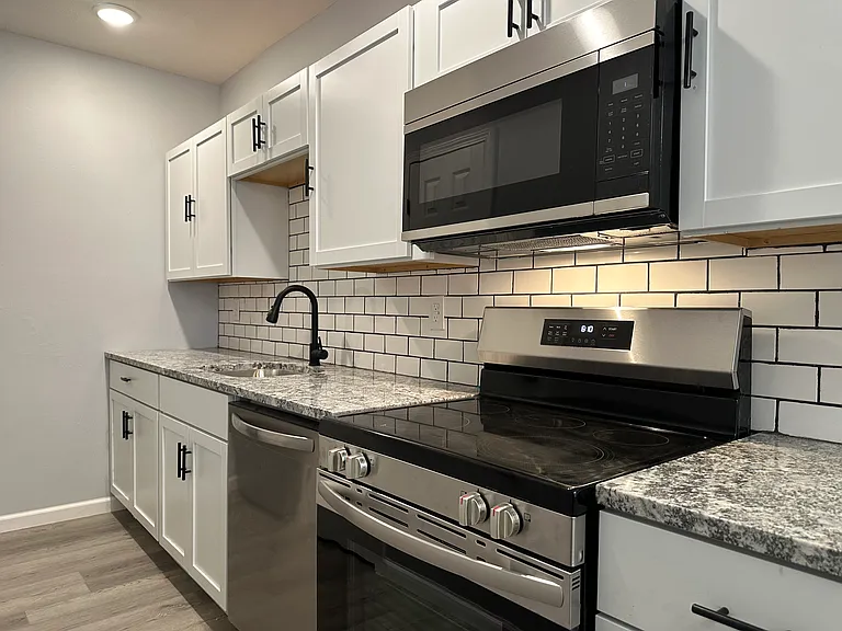 314 Oak St #12 — Photo 16