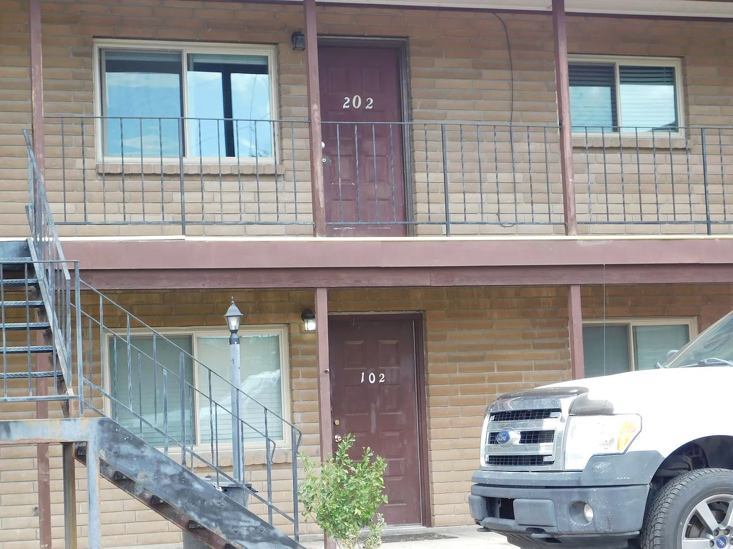 1302 Glenwood Avenue — Photo 3