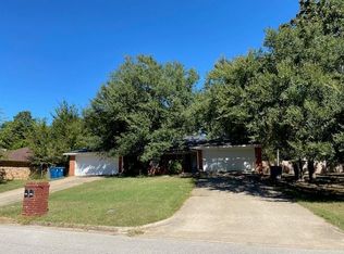1157 Oval Dr, Athens, TX 75751