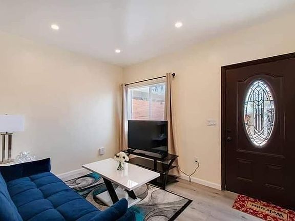 2nd image of 5131 Brynhurst Ave