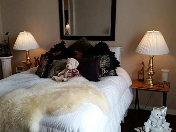 5th image of 565 Peachtree St NE Unit 1706