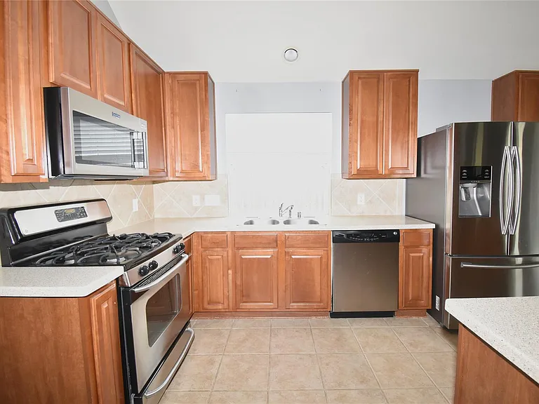30315 Castle Forest Dr — Photo 9