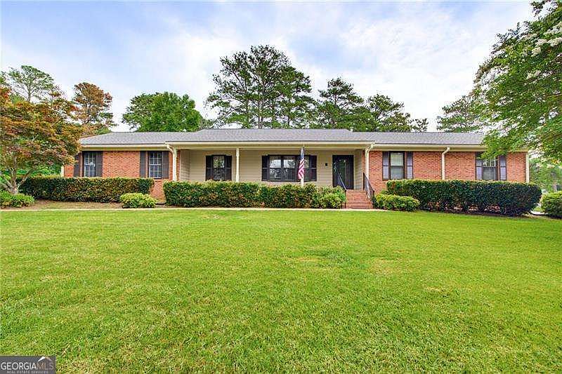 1st image of 8940 Country Club Dr