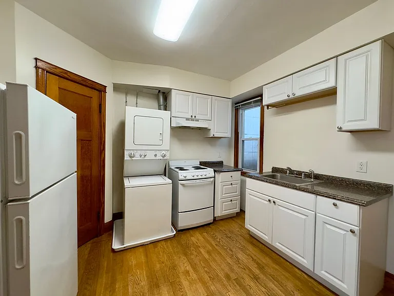 For Rent: Contemporary Living at 402 Folcroft St, — Photo 15