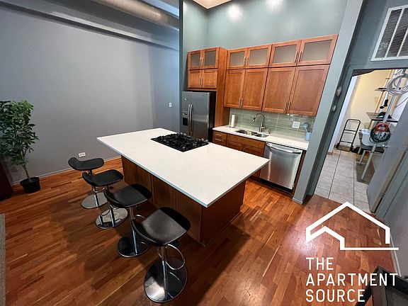 5th image of 1760 W Wrightwood Ave #115F