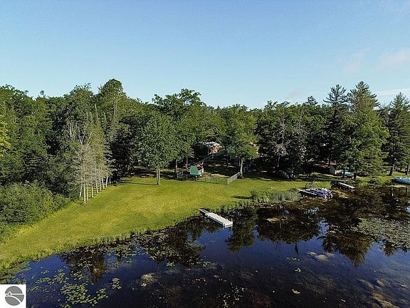 5th image of 8369 Cedar Rd