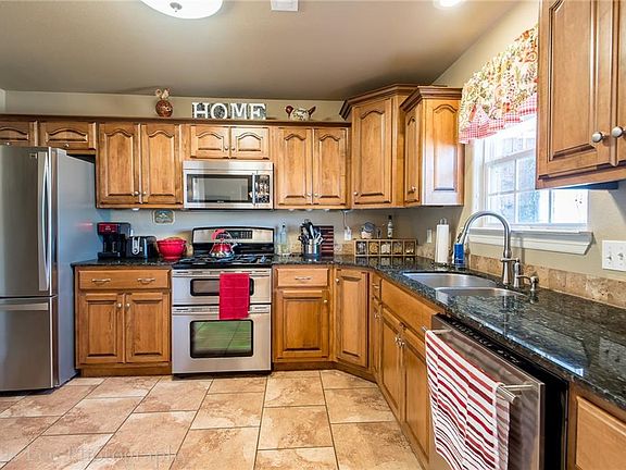 5th image of 709 Carter Ct