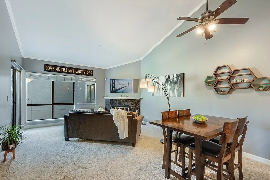 1 bed, 693 sqft, $2,600 — Photo 2